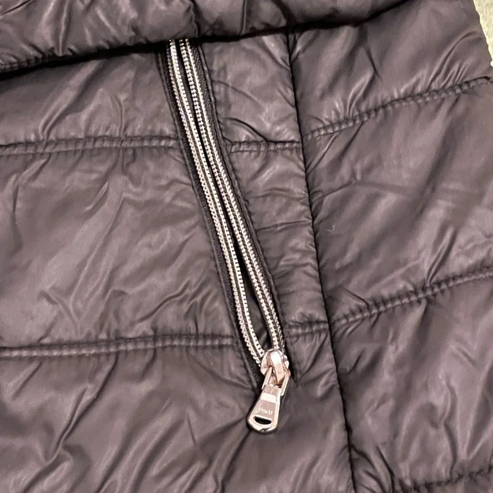 Guess Packable Puffer Coat - Picture 4 of 9